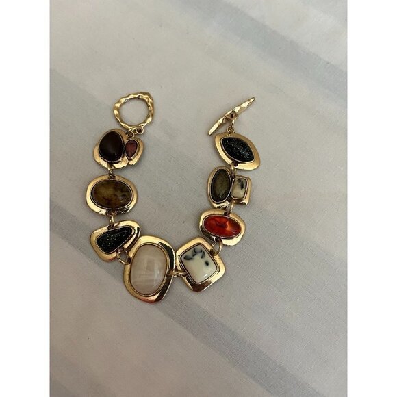 Chunky bracelet, Vintage style bracelet , statement bracelet , gold - Picture 5 of 6